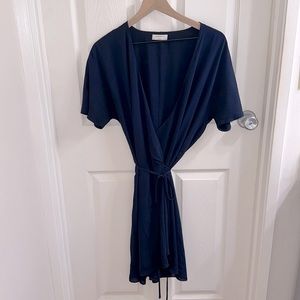 Babaton Aritzia Wallace Wrap Dress - Large - Navy - Short Sleeve
